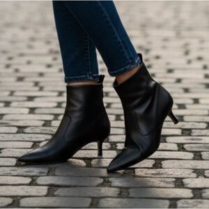 Franco Sarto Kura Ankle Booties Pointed toe Size 8M